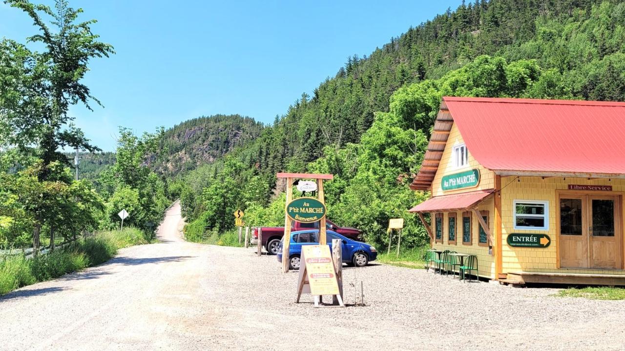 La Vieille Ferme, Ecogite Saint-Fulgence المظهر الخارجي الصورة